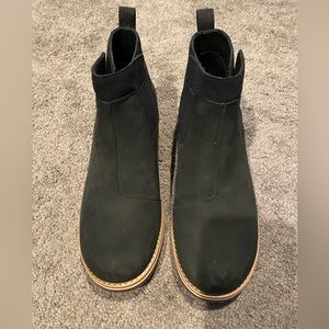 NWOT Chaco Chelsea boots